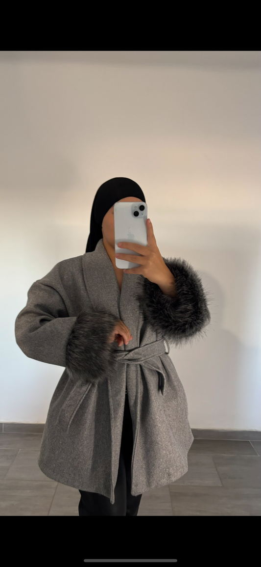 manteau court gris avec fourrure