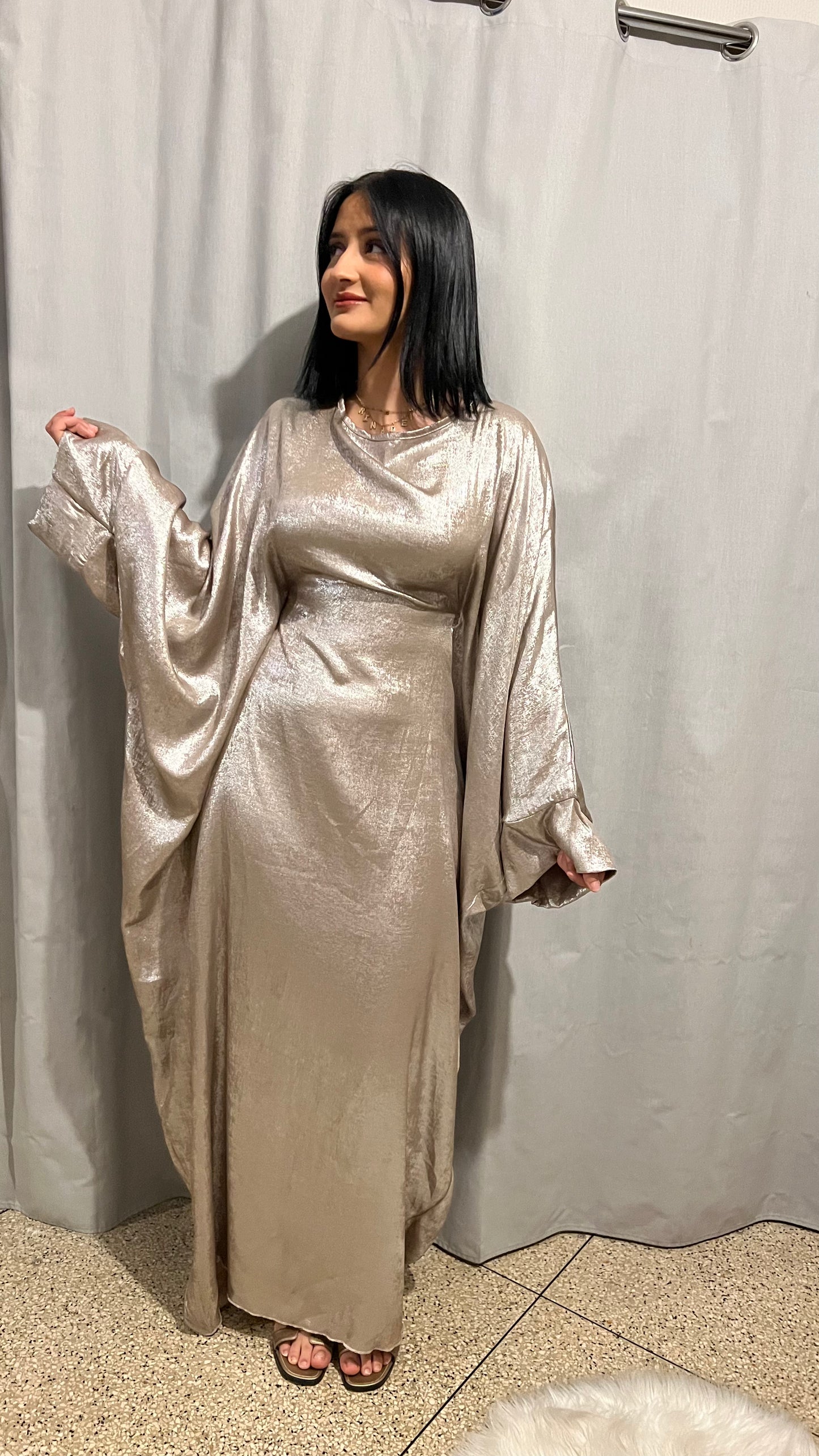 Robe cintrée pailleté dorée