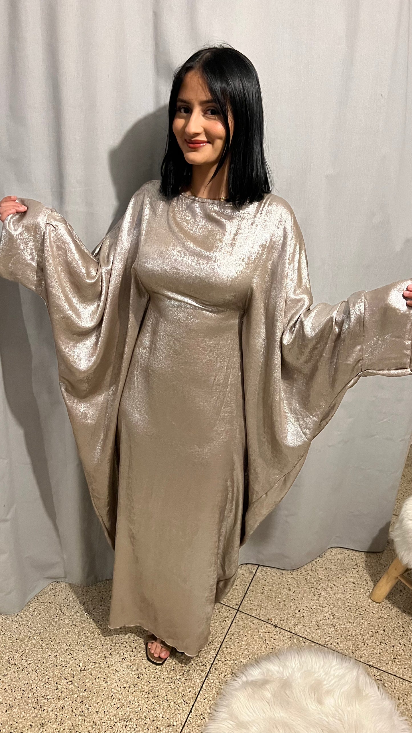 Robe cintrée pailleté dorée